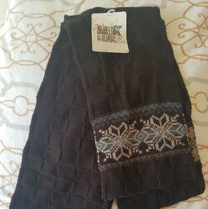 NWT Muk Luks scarf
